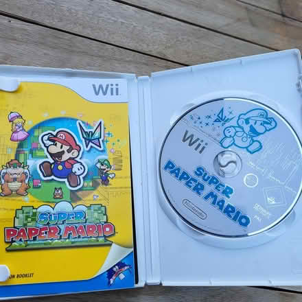 Photo of free Wii Super Paper Mario (Warlingham CR6) #3