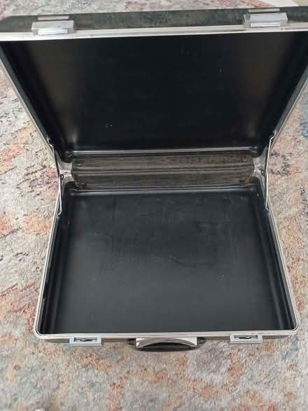 Photo of free Briefcase (Bearton SG5) #2