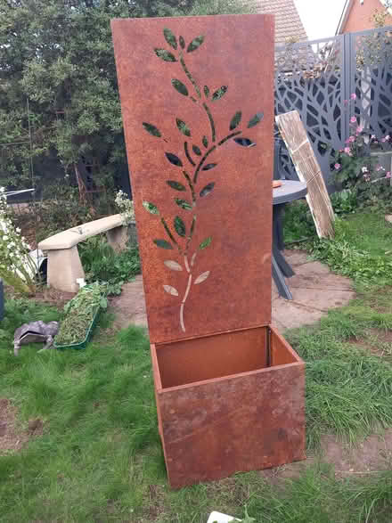 Photo of free Planter/privacy screen (Aspley NG8) #2