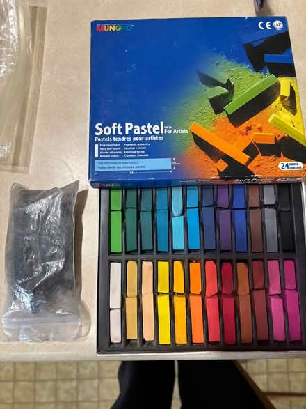 Photo of free Old Art Supplies (Webster Groves) #3