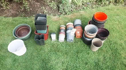 Photo of free Various sizes of plant pots (Stockport SK2) #1