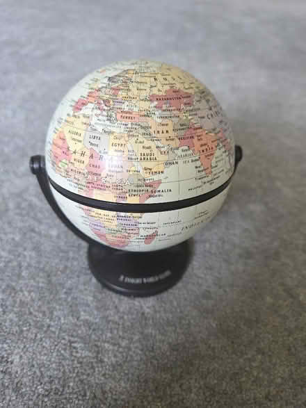 Photo of free Small globe (Tunbridge Wells N. TN4) #1