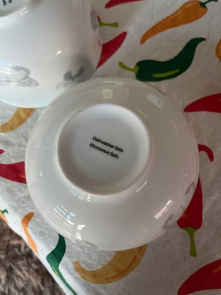 Photo of free 2 bowls with butterfly design (WR2 St Johns) #3