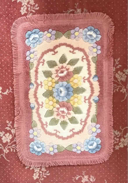 Photo of free Non-slip bathroom mat (Abbey Wood SE2) #1