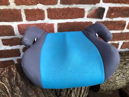 Photo of free Car booster seat (CV32 North Leamington) #1