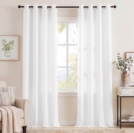 Photo of free Voile eyelet curtains (LE67 Bagworth) #1