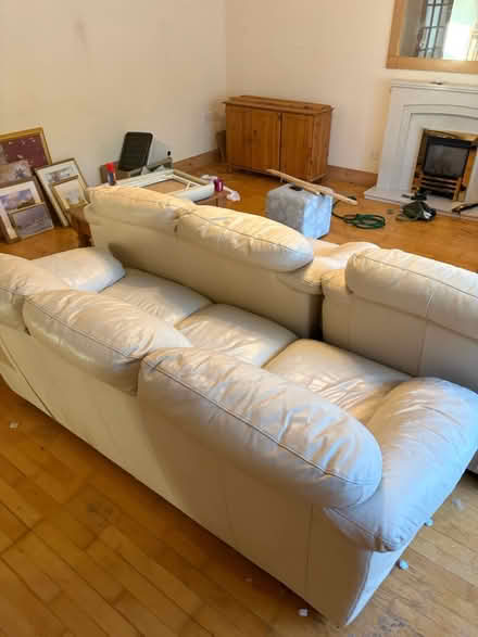 Photo of free Suite. 3 seater, 2 seater, 1 seater (ML9 2ub) #4