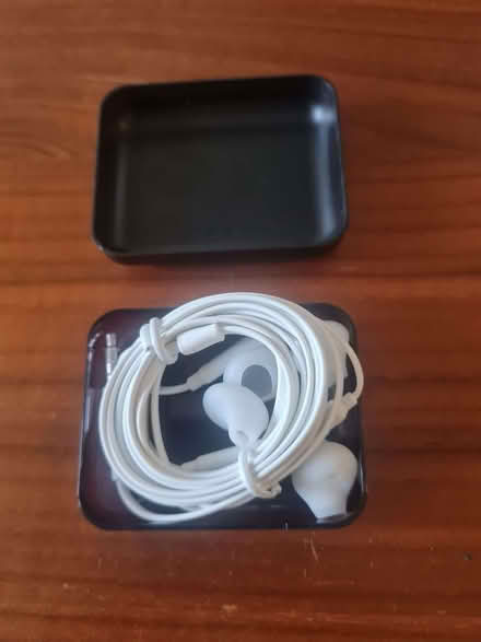 Photo of free Samsung earbuds (Marsh LA1) #1