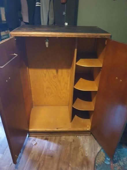 Photo of free Old fashioned Smallish wardrobe (Low Water BA11) #3