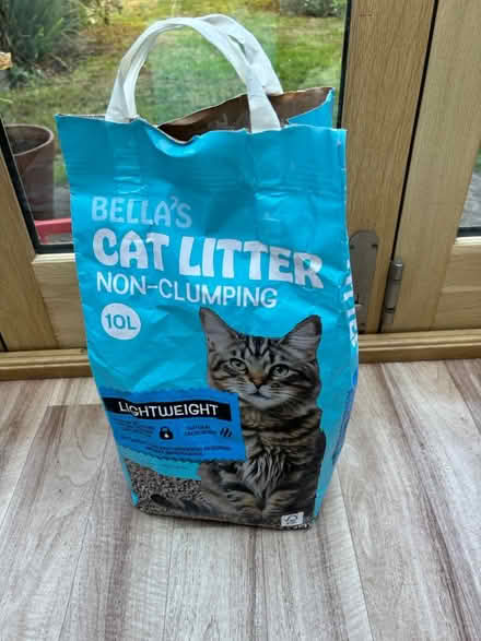 Photo of free Cat litter (Castle CB4) #1