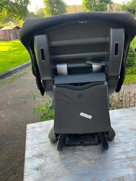 Photo of free britax roamer car seat (LE67 Markfield) #1