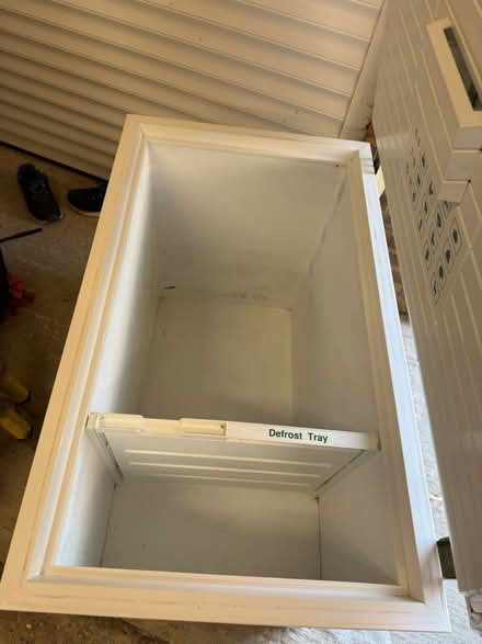 Photo of free Chest freezer (Wraysbury TW19) #2