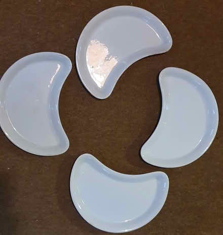 Photo of free Four crescent shaped serving dishes (Sharpthorne RH19) #2