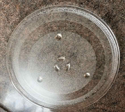 Photo of free Microwave plate (Kingsclere RG20) #1