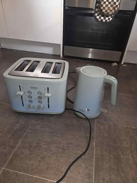 Photo of free Gino kettle and toaster (RG2 Shinfield) #1