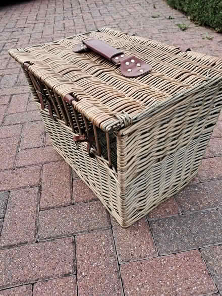 Photo of free Cat basket (Letchworth) #2