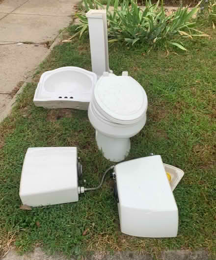Photo of free pedestal sink and toilet (Bayridge, Brooklyn) #1