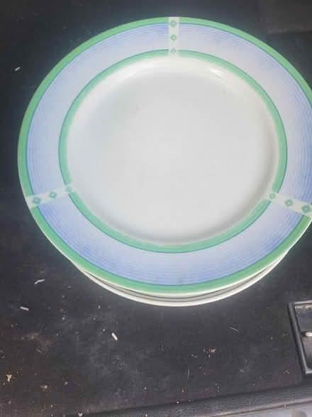 Photo of free 6 x 10 inch dinner plates (Sainsburys GL52) #1