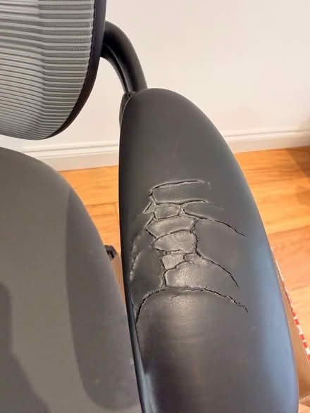Photo of free Humanscale Liberty Task Chair (Highbury N5) #2
