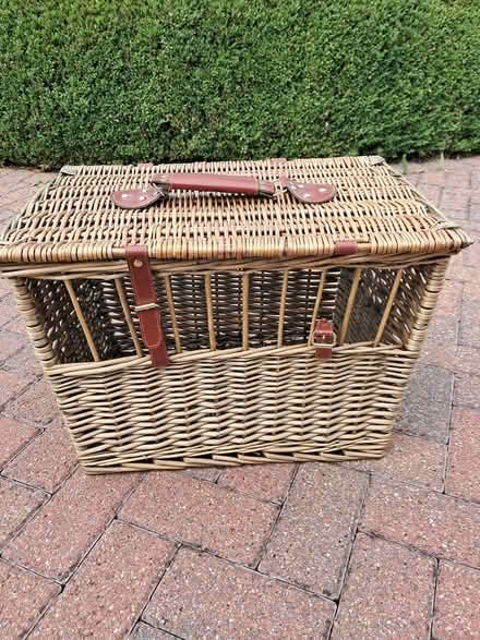 Photo of free Cat basket (Letchworth) #1