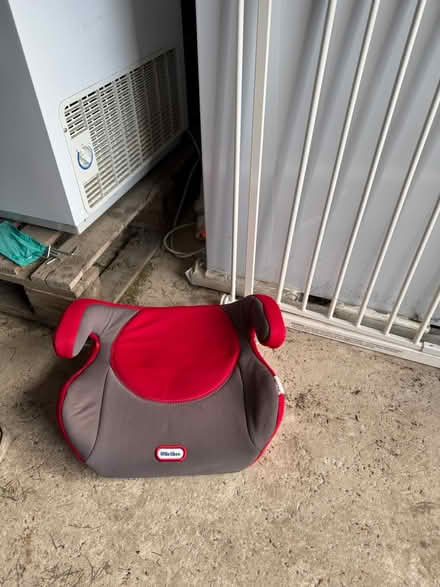 Photo of free Booster seat (Batley WF17) #1