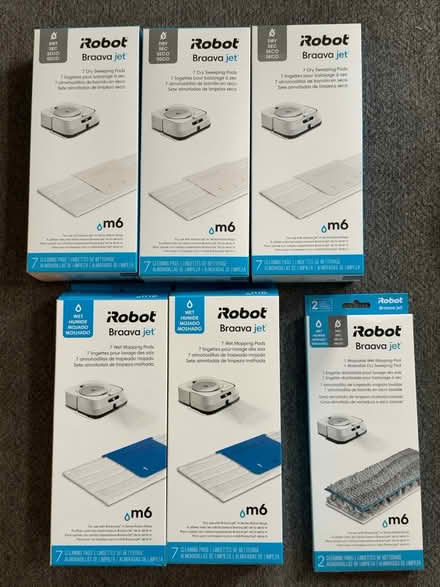 Photo of free Robot wet/dry mop and accessories (Mahopac, NY) #4