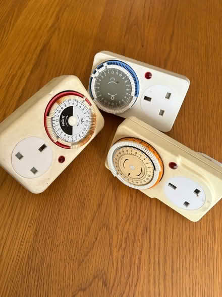 Photo of free 3 timers (Windsor SL4) #1