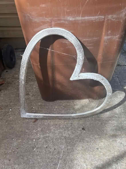 Photo of free Hanging hearts x 2 (Southborough TN4) #1