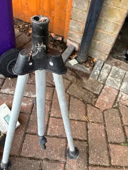 Photo of free Tripod (Hitchin SG4) #1