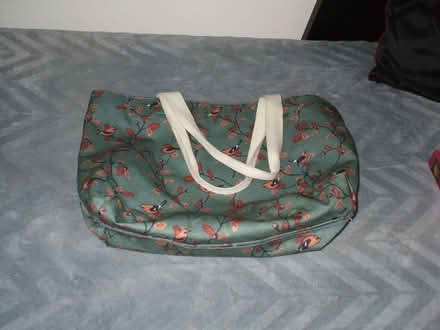 Photo of free Shopping bag (Five Ways B15) #1