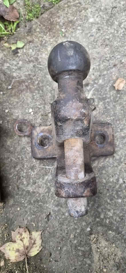 Photo of free Tow ball & deflecter guard (Owlpen GL11) #1