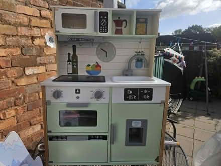 Photo of free Childs play kitchen (Bloxwich walsall WS3) #1