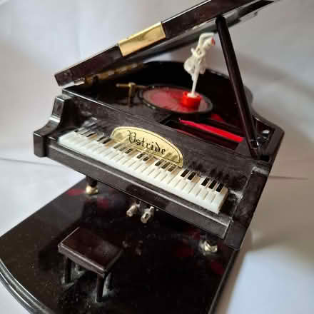 Photo of free musical piano jewellery box (Emmbrook RG41) #2