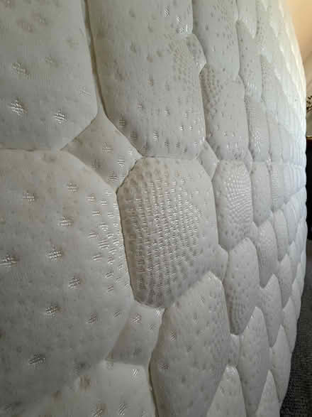 Photo of free 140x190cm Double Mattress (Brentwood CM13) #4