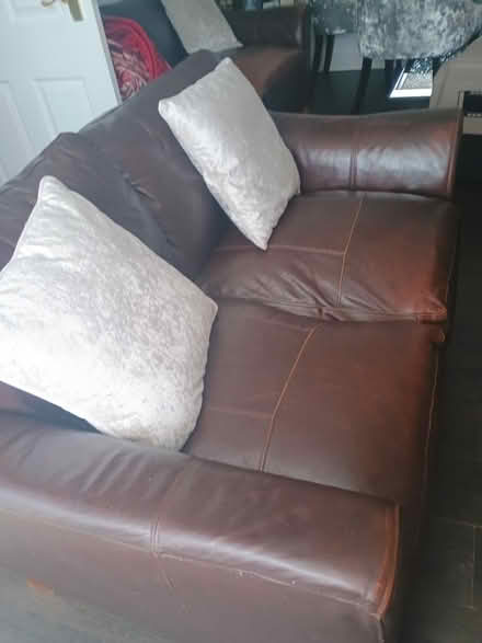 Photo of free 2seater leather sofa (Sevenoaks) #1