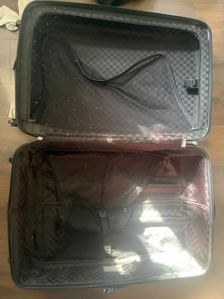 Photo of free luggage (Sutton SM2) #2
