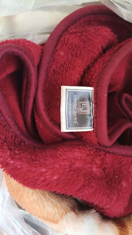 Photo of free Large fluffy warm blanket 200x240cm, VGC SE25 (South Norwood SE25) #2
