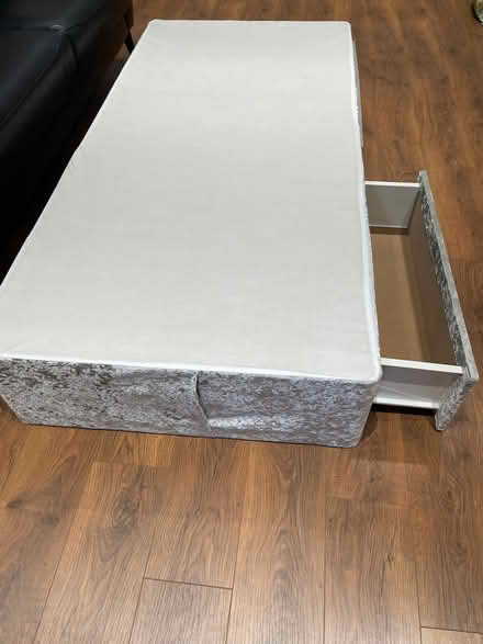 Photo of single divan crush velvet with 2 drawers (Goring-by-Sea BN12) #3