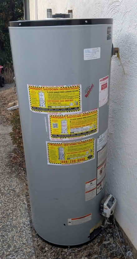 Photo of free Non-Working/Fixable(?) Water Heater (Almaden Valley) #1