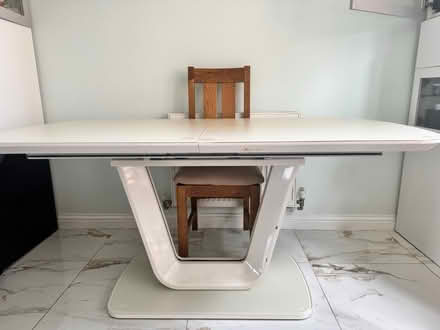 Photo of free Dinning table extendable (DA1) #1