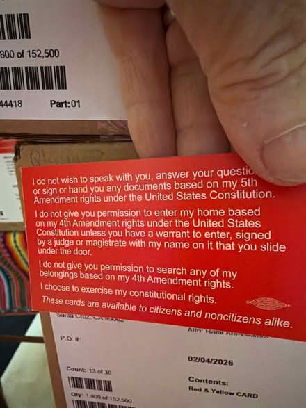 Photo of free Know your rights cards, portugués (Berkeley) #2
