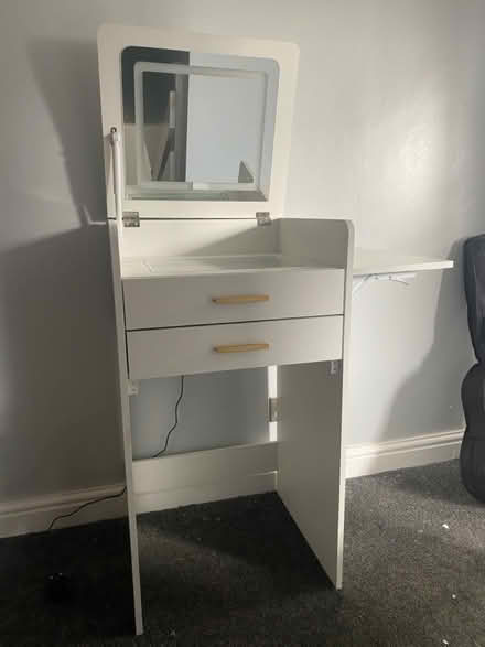 Photo of free Small dressing table (NG10 (Sandiacre)) #1