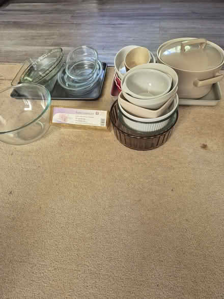 Photo of free Trays/Bowls/various dishes (Emerson Valley MK4) #1