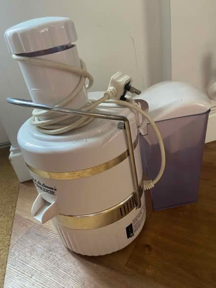 Photo of free Juicer (Nr sainsburys BA11) #1