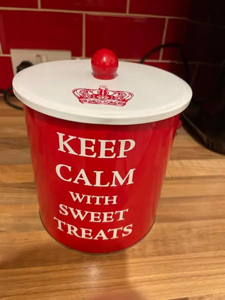 Photo of free Lovely biscuit tin (OX3) #1