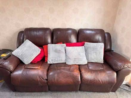 Photo of free Sofa’s (St16du) #1