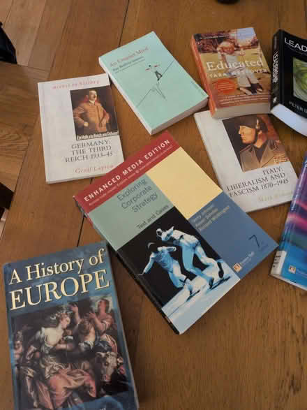 Photo of free Books (MBA, history, novels). (Surrenden BN1) #1
