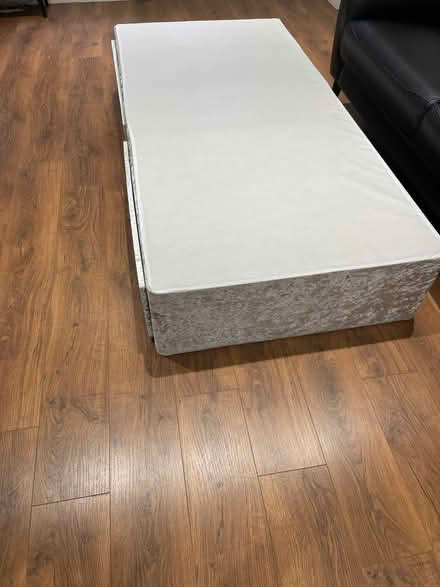 Photo of single divan crush velvet with 2 drawers (Goring-by-Sea BN12) #1
