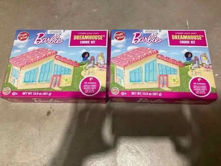 Photo of free Barbie dreamhouse cookie kit (Sauganash park) #1