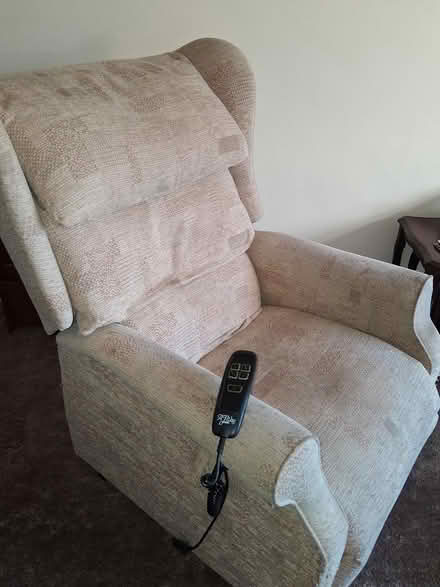 Photo of free Electric Recliner (AL4 0QF) #2
